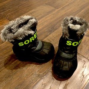Toddler kids Sorel snow boots size 6